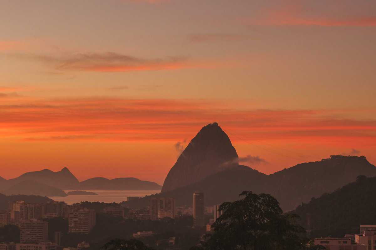 red sky sunset Ipanema