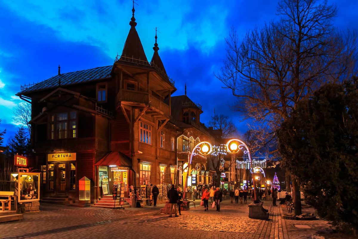 zakopane high street at night