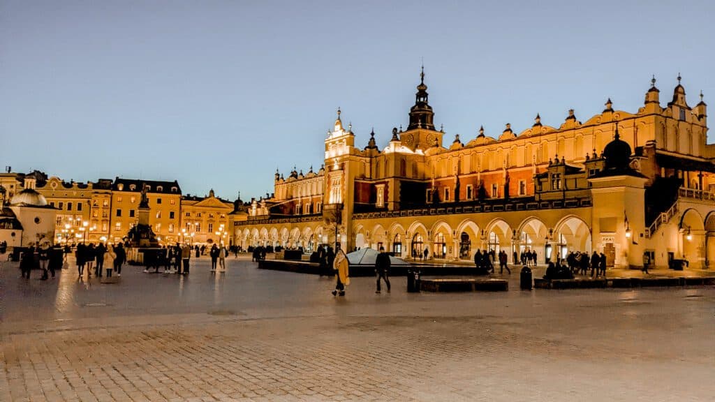 the cloth hall by night