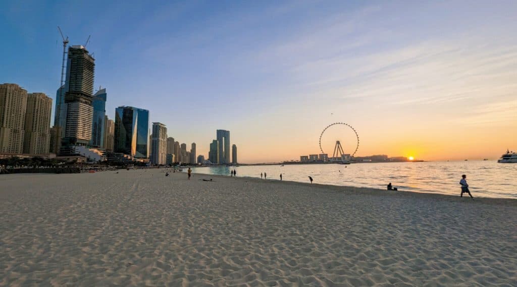 How to spend a week in Dubai. Beautiful sunset at JBR beach